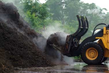loading bark mulch